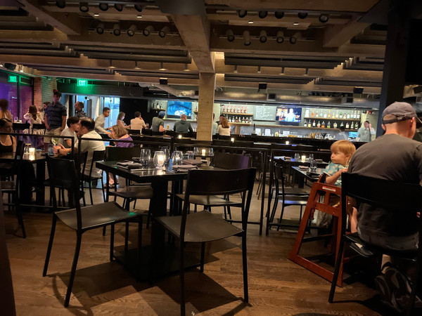 restaurant brewery